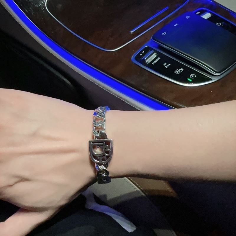 chr1st1an D10r bracelets